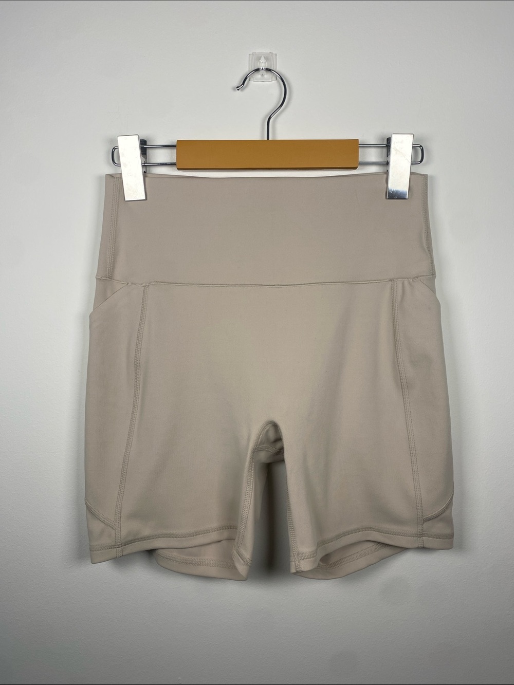 Uniqlo AIRSIM - High-Rise Bike Shorts in Dusty Rose - Size M